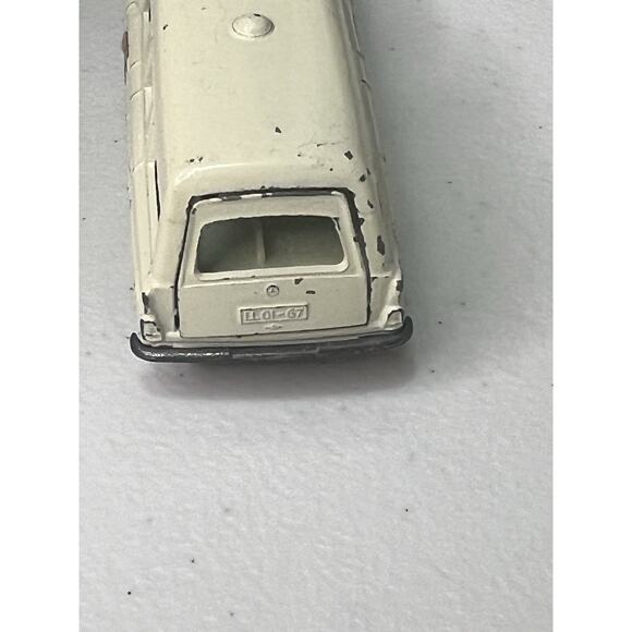 VTG 1968 Lesney Matchbox 1-75 Series - No. 3c - Mercedes-Benz "Binz" Ambulance - Picture 4 of 6